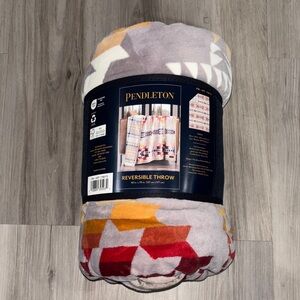 Pendleton Reversible Throw